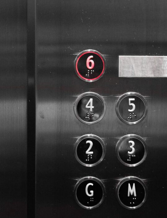 Floor buttons in a lift